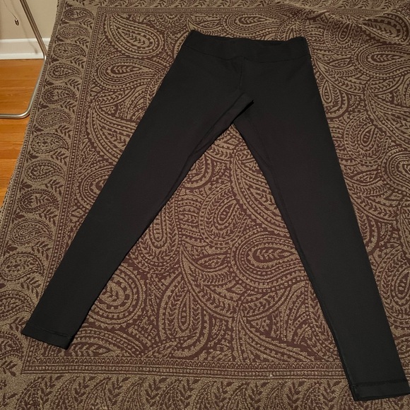 Lululemon black leggings, size 8 - Picture 4 of 5